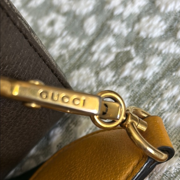 Gucci Beige Crossbody Bag with Gold and Green-Red Strap - Picture 7 of 8